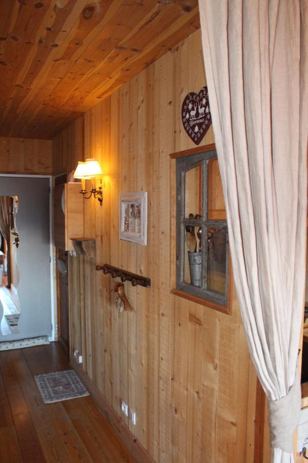 Praloup 1600 Beau Studio Avec Tres Belle Vue 프라루 외부 사진